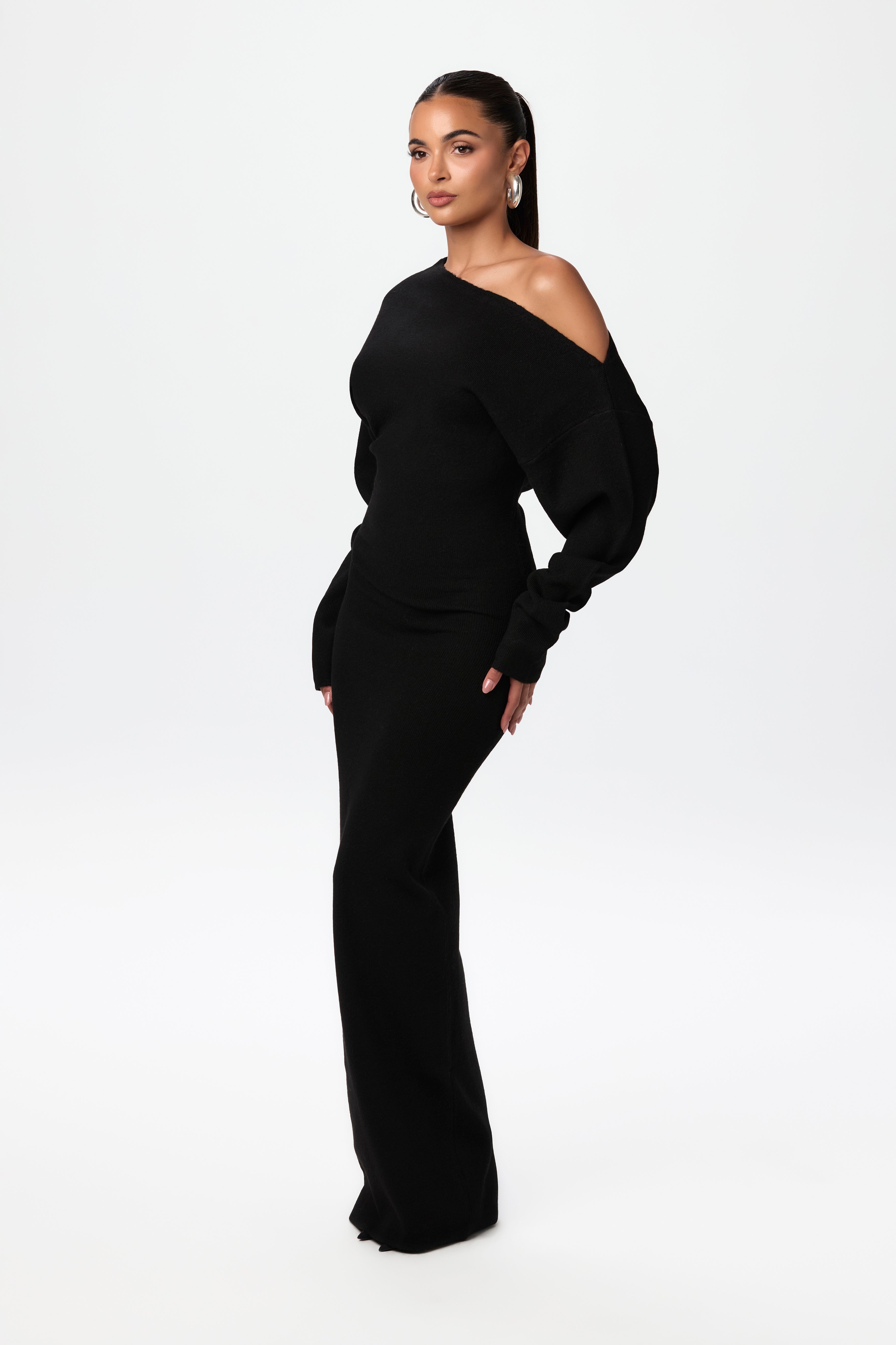 Off Shoulder Sweater Dress - QUELLECLASSE