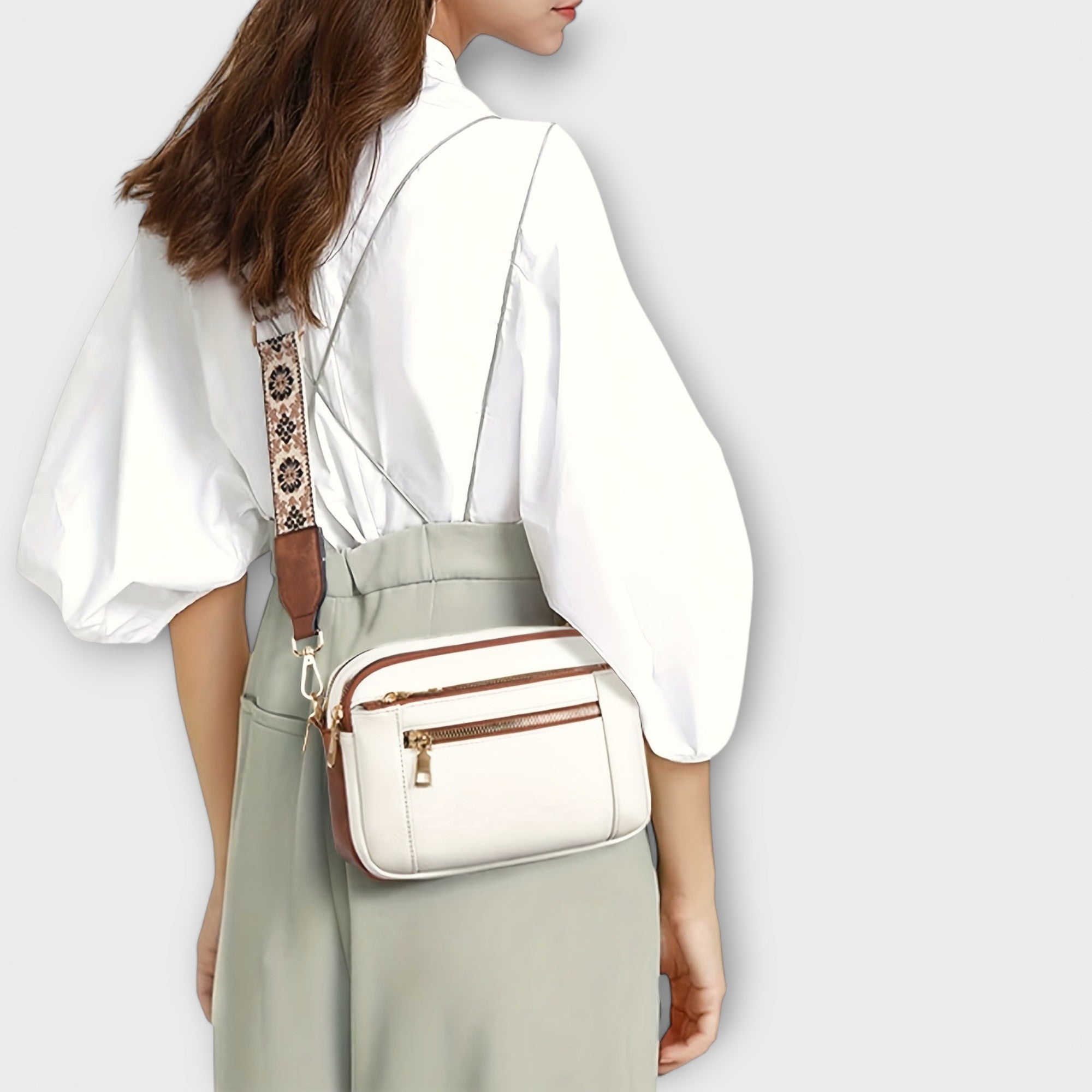 Maria | Vegan Leather Crossbody Bag - QUELLECLASSE